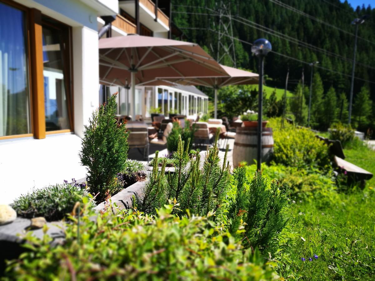 Hotel Hubertus Obergesteln Exterior foto